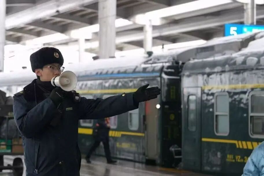 暴雪!铁路部门启动应急预案 暴雪!铁路部门启动应急预案