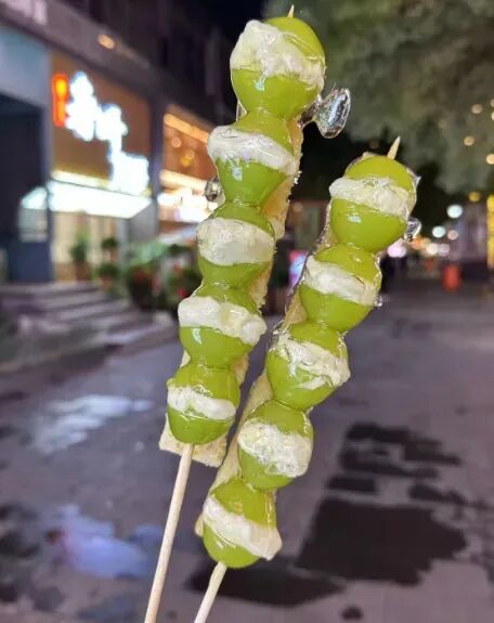 这种美食突然爆火!但有人吃出“糖化脸”?医生提醒 这种美食突然爆火!但有人吃出“糖化脸”?医生提醒