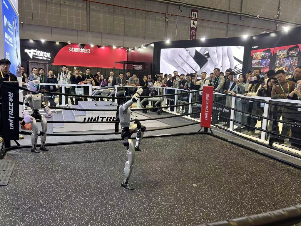 何为进博|从机器人到“空中专车”,科技成果向“新”见未来 何为进博|从机器人到“空中专车”,科技成果向“新”见未来