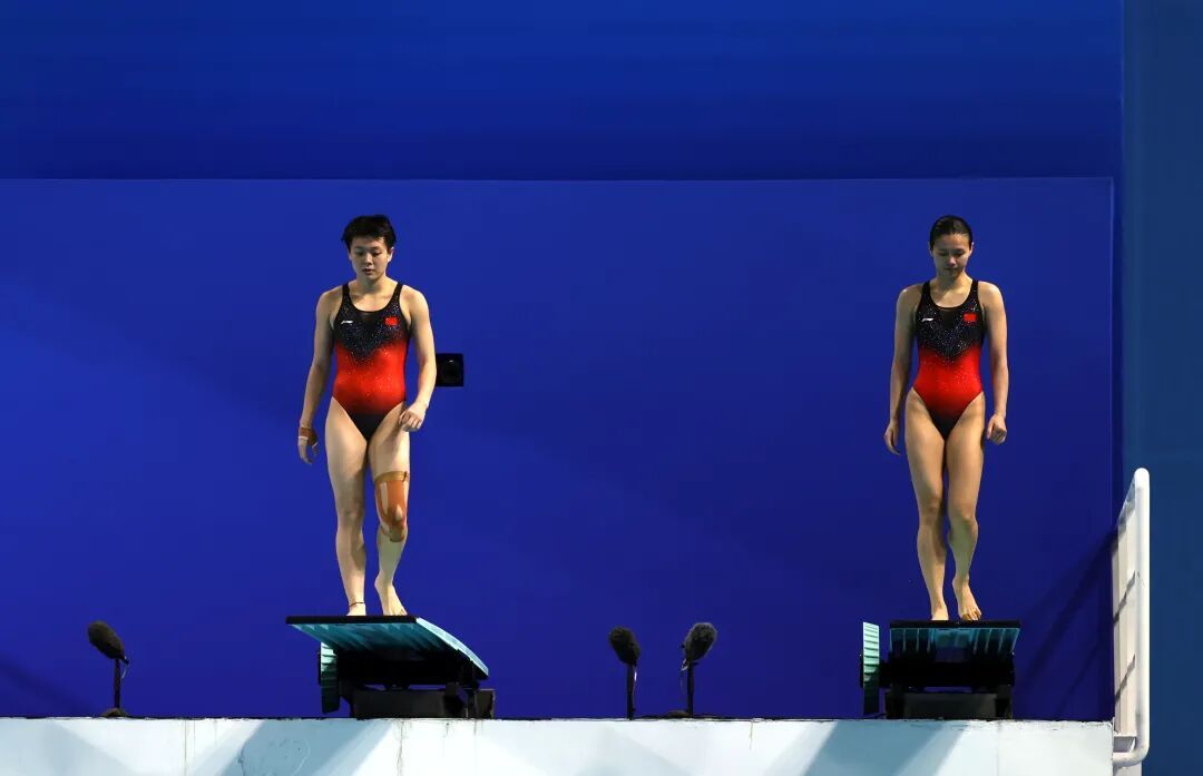 陈艺文/林珊,冠军!广东跳水队十五运会第5金到手,台下一幕太动人 陈艺文/林珊,冠军!广东跳水队十五运会第5金到手,台下一幕太动人