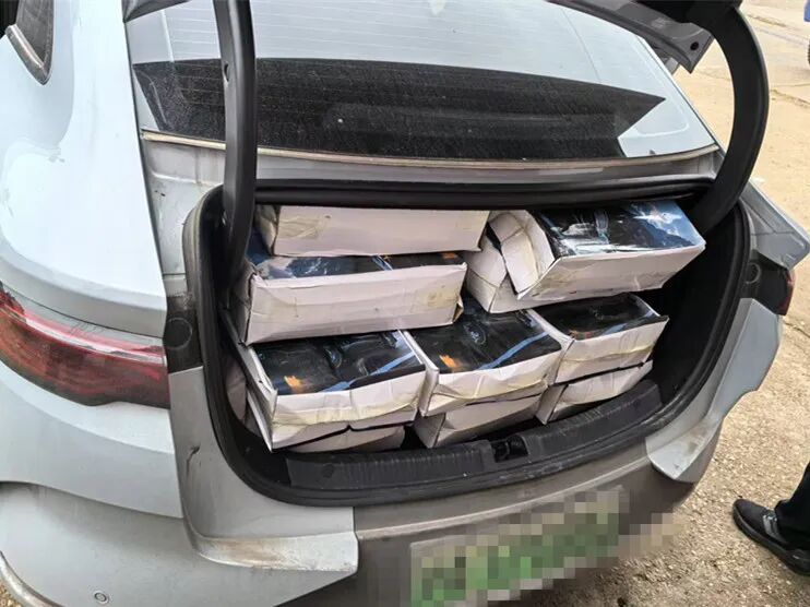 运可疑物品?举报!江西丰城警方循线缴获98罐“笑气” 运可疑物品?举报!江西丰城警方循线缴获98罐“笑气”