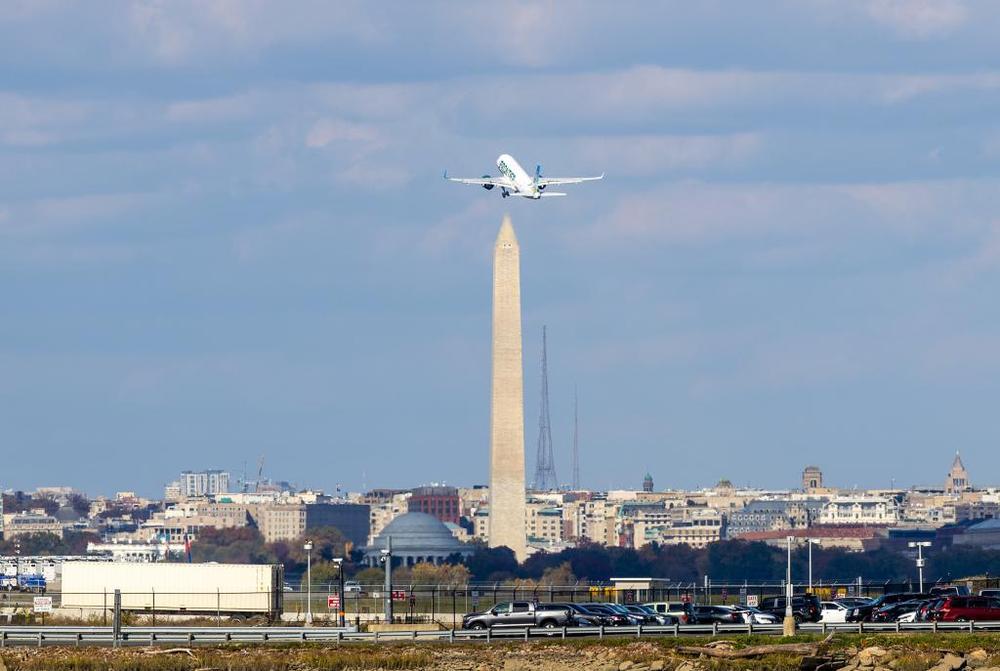 美国政府“停摆”乱象：机场削减运力、航司疲于应对、乘客叫苦不迭……