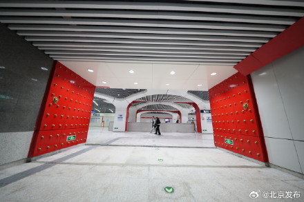 北京地铁8号线大红门站开通 可与10号线双向换乘