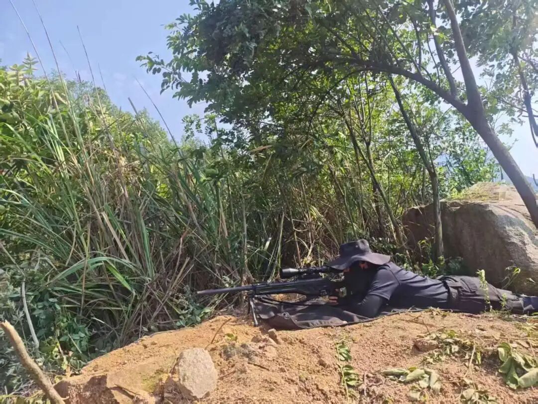 湖北特警狙击手比武第一名,是她! 湖北特警狙击手比武第一名,是她!