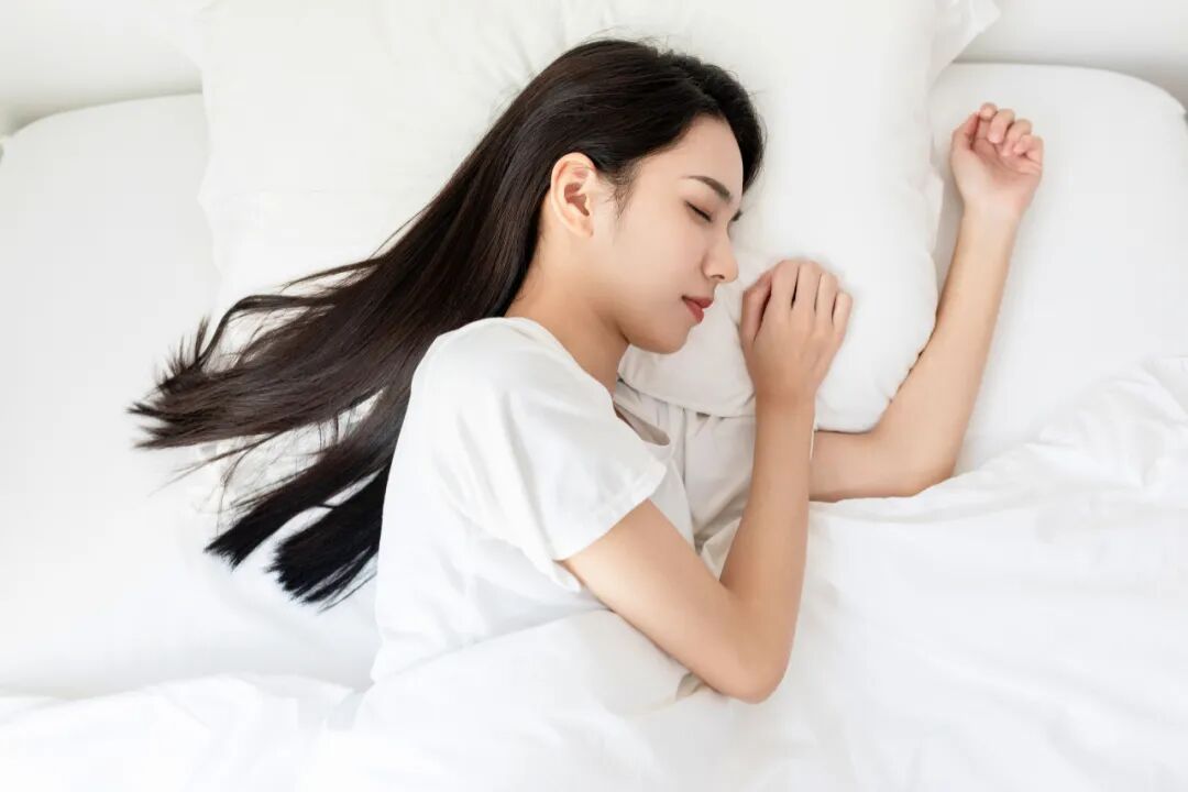 熬夜时心脏“咯噔”一下，危险吗？
