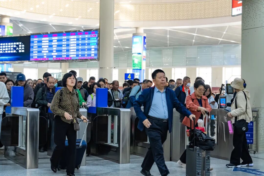 涉1300余趟列车,铁路部门优化调整部分动车组列车票价 涉1300余趟列车,铁路部门优化调整部分动车组列车票价