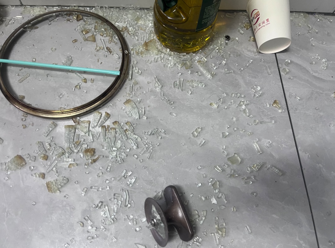 砰！瞬间爆炸！事发阜阳一小区！别再这么做……