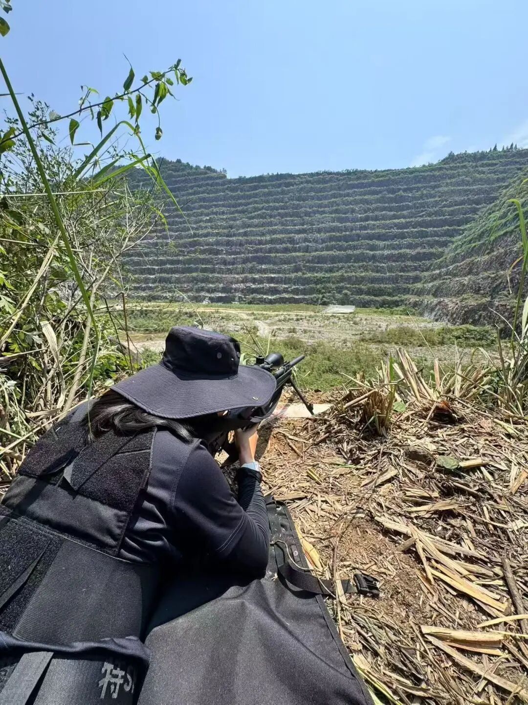 湖北特警狙击手比武第一名,是她! 湖北特警狙击手比武第一名,是她!
