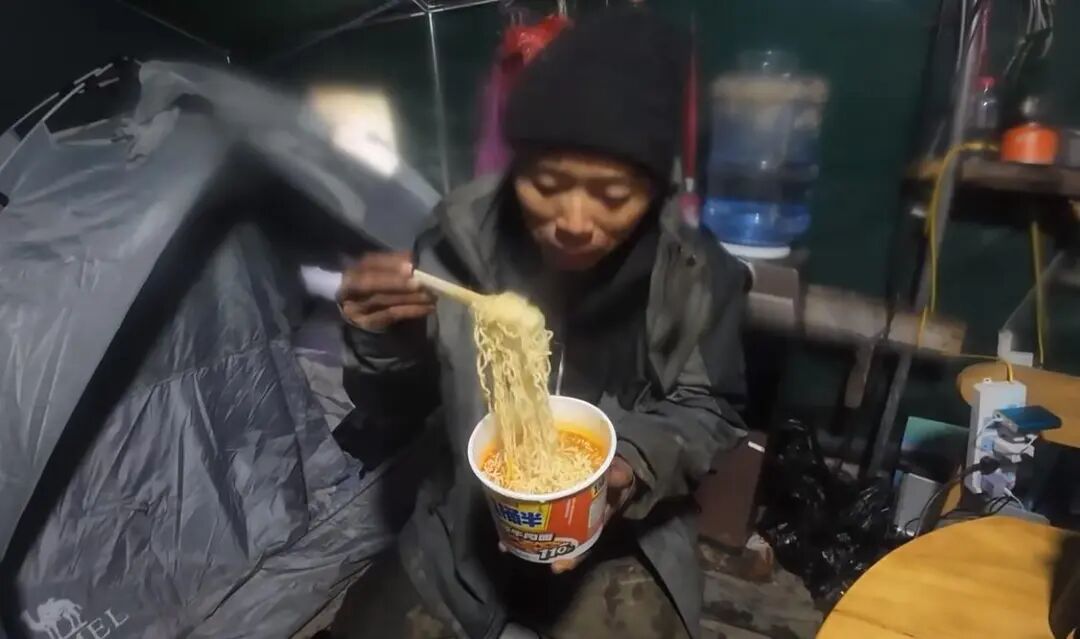 张家界荒野求生赛仅剩16位选手，主办方：多位选手已获赞助和代言