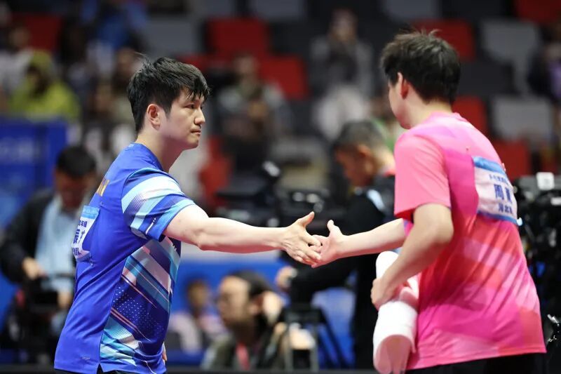 全运首秀樊振东完胜晋级!对手无奈:想赢一局太难…可能与王楚钦多次相遇,全国冠军到底多难拿? 全运首秀樊振东完胜晋级!对手无奈:想赢一局太难…可能与王楚钦多次相遇,全国冠军到底多难拿?