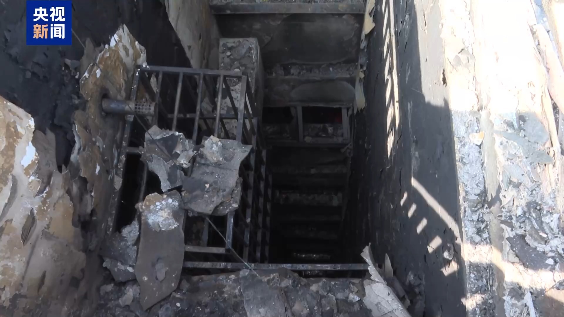 法治在线丨江苏南京“2·23”重大火灾事故调查 改装电动车起火为何引燃整栋楼? 法治在线丨江苏南京“2·23”重大火灾事故调查 改装电动车起火为何引燃整栋楼?