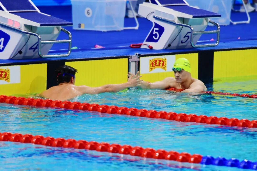 潘展乐孙杨400米自由泳双双晋级，今晚决赛相见！