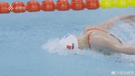 张雨霏晋级100米蝶半决赛