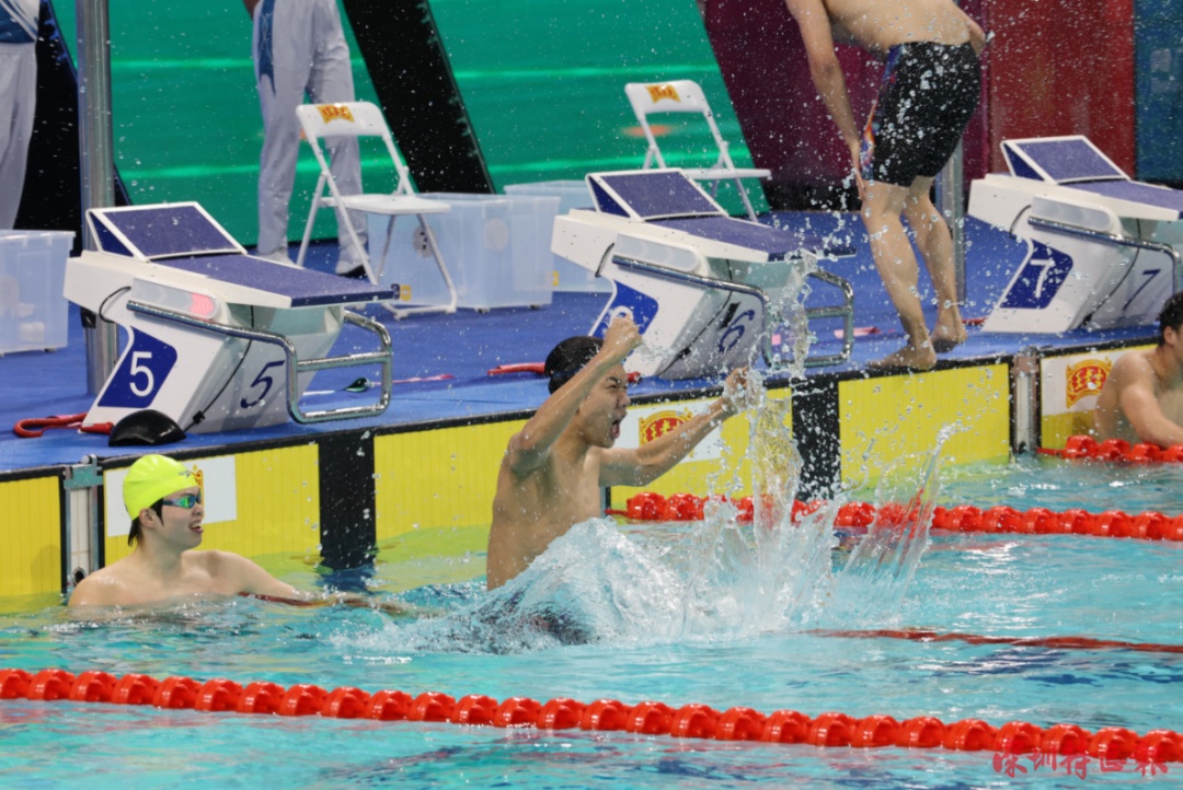 后浪拍岸!18岁张展硕夺得十五运会游泳首金 后浪拍岸!18岁张展硕夺得十五运会游泳首金