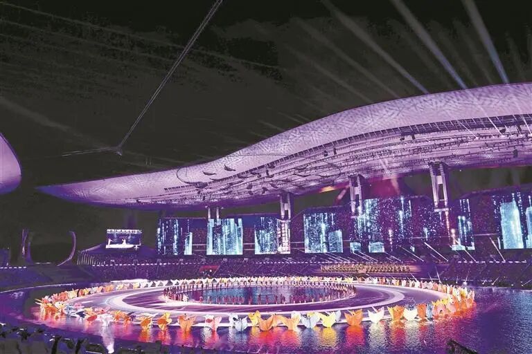 起猛了！在十五运会开幕式上，看到了机器人敲青铜钟