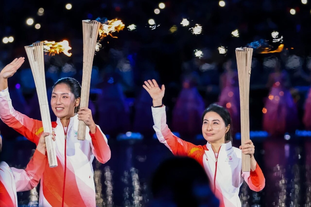 郭晶晶：很骄傲，很感动！