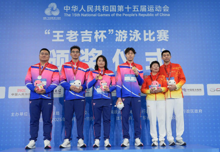 覃海洋十五运100米蛙泳摘金