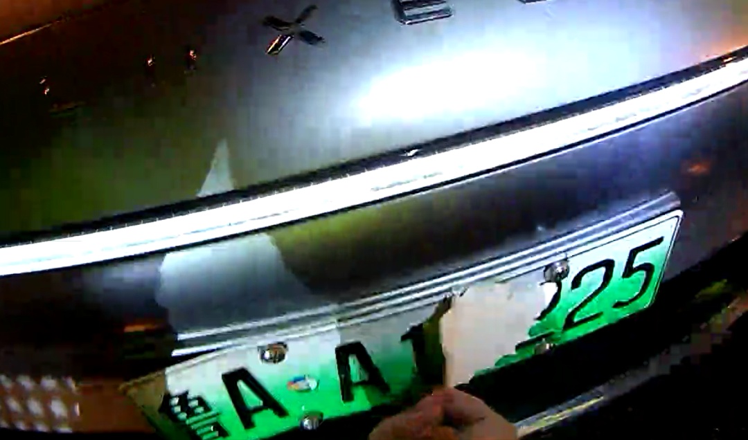 莫让号牌“躲猫猫” 别拿违法当“捷径” 莫让号牌“躲猫猫” 别拿违法当“捷径”