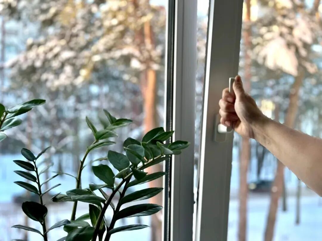 冬天完全闭门关窗不可取!经常开窗通风和不爱开窗,时间长了会有哪些差别? 冬天完全闭门关窗不可取!经常开窗通风和不爱开窗,时间长了会有哪些差别?