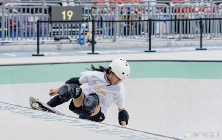 广东队陈烨夺滑板碗池赛冠军