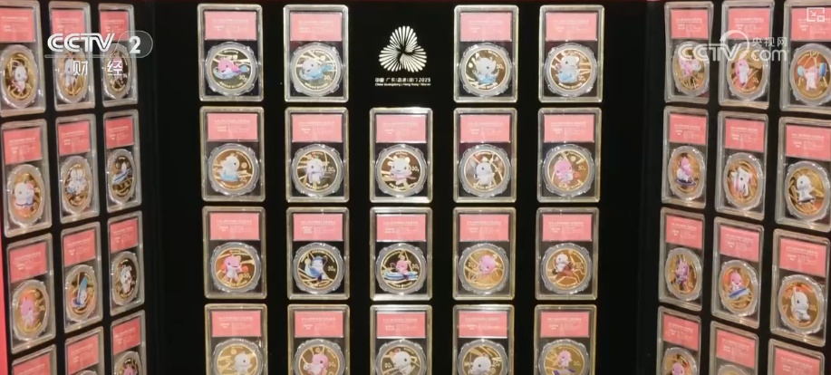 盲盒、公仔、纪念品……十五运会衍生周边成“新宠”销售火爆