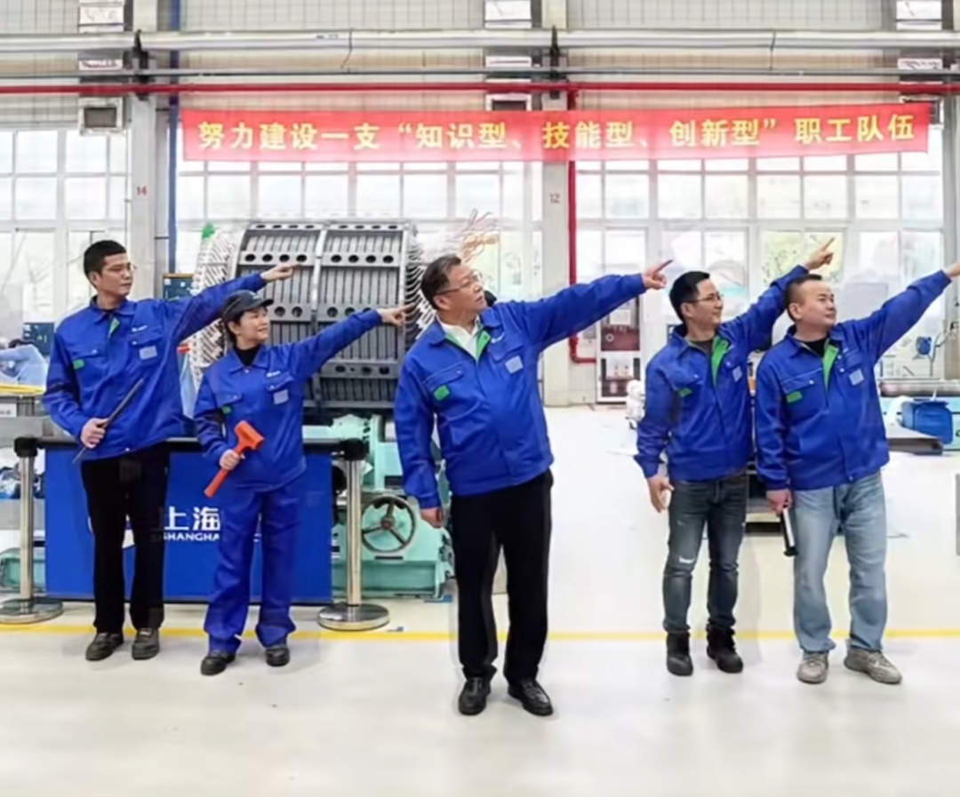 太可爱了！上海机场“飞天大叔”找到了