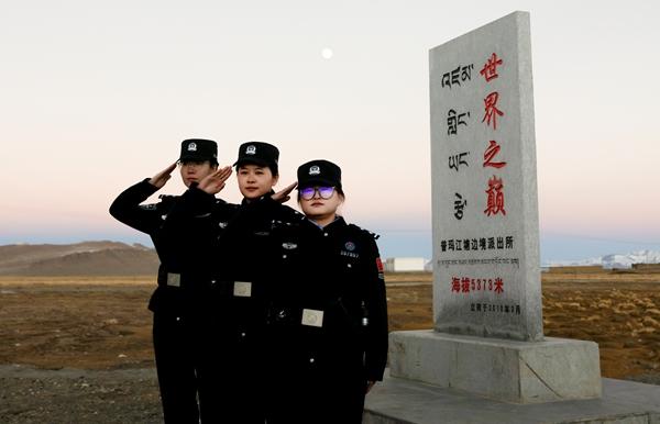 “天边边”的派出所绽放最美“格桑花”