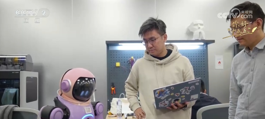 数字中国智能奔涌 科创技术迭代“变量”转化为向“新”发展“增量”