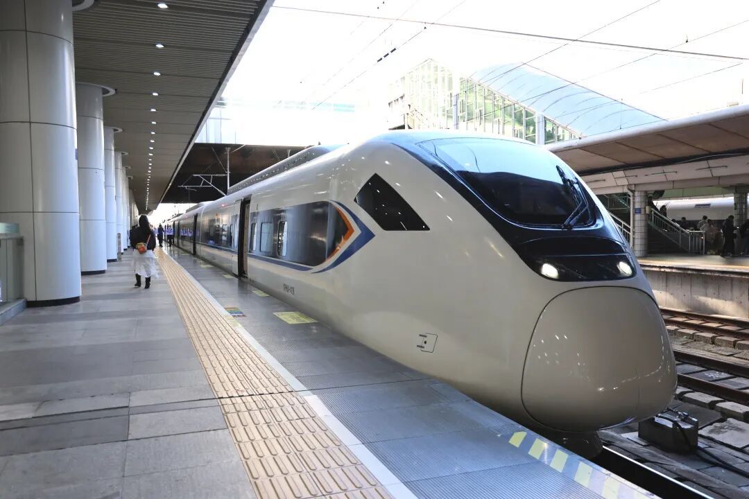 广州东⇌深圳，最快57分钟直达