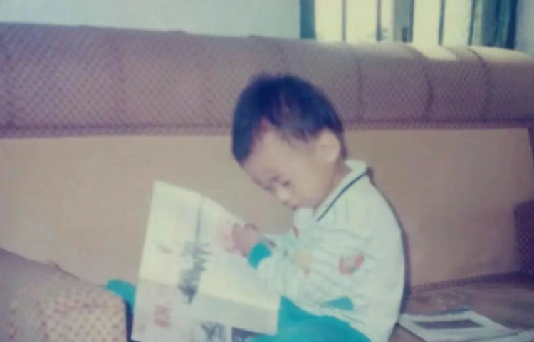 26年前捐140元造航母的“小朋友”，受邀参观并获赠福建舰入列纪念手表！