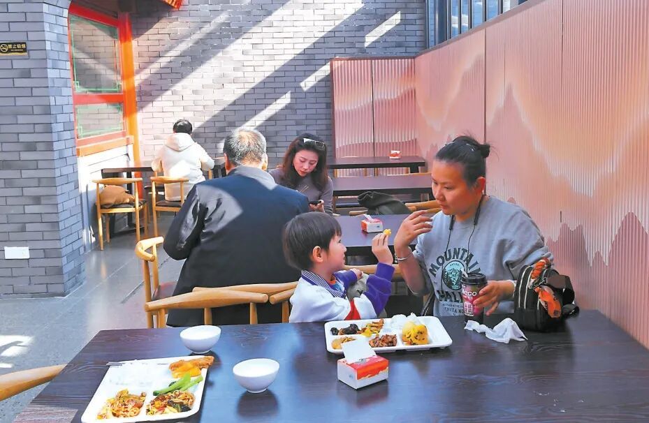 北京一批服务机关、企事业单位食堂向公众开放—— 北京一批服务机关、企事业单位食堂向公众开放——