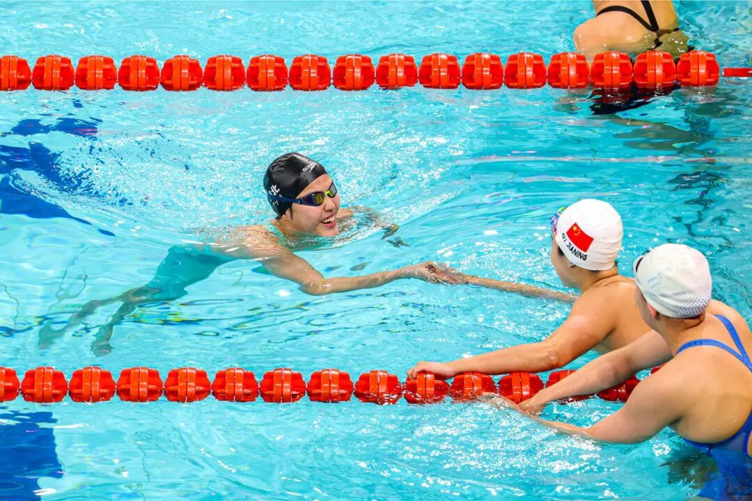 13岁“小孩姐”于子迪:夺金!破纪录! 13岁“小孩姐”于子迪:夺金!破纪录!