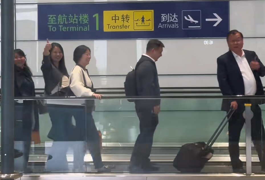 太可爱了！上海机场“飞天大叔”找到了