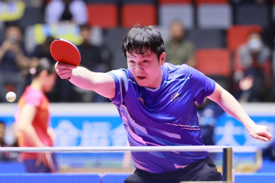 樊振东4-0横扫孙正 晋级十五运会男单四强 樊振东4-0横扫孙正 晋级十五运会男单四强