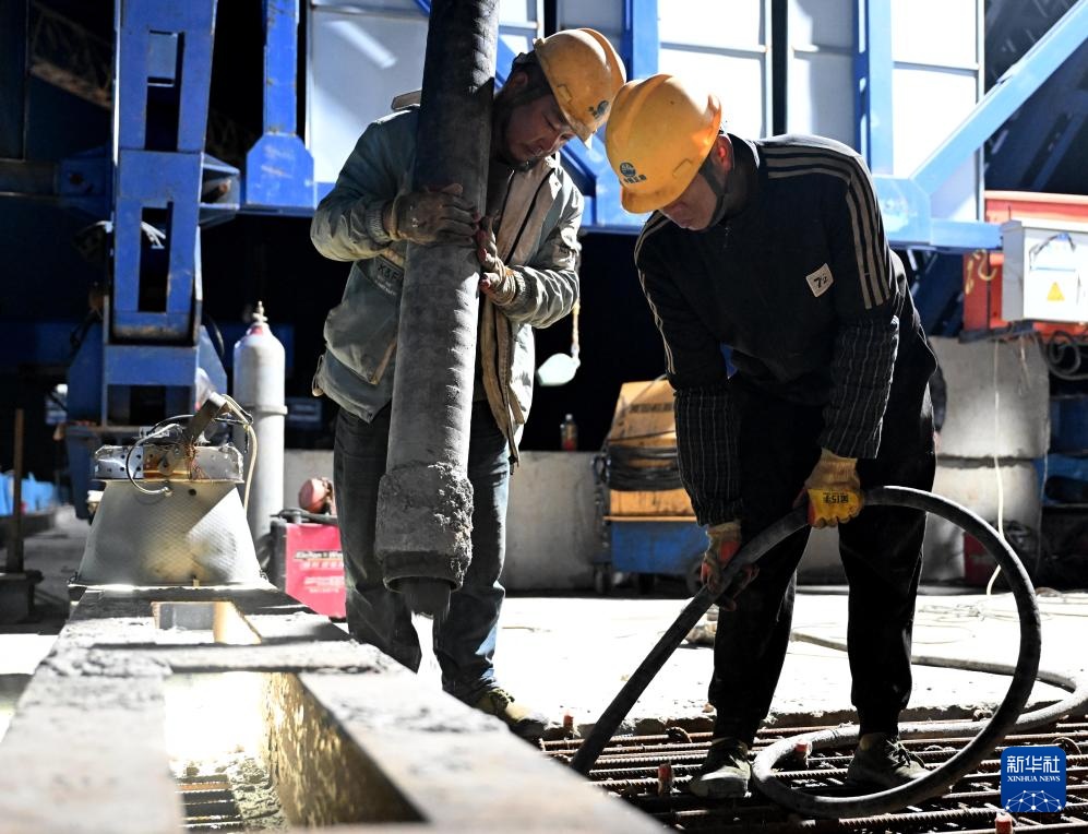 平漯周高铁湛叶舞特大桥连续梁合龙 平漯周高铁湛叶舞特大桥连续梁合龙