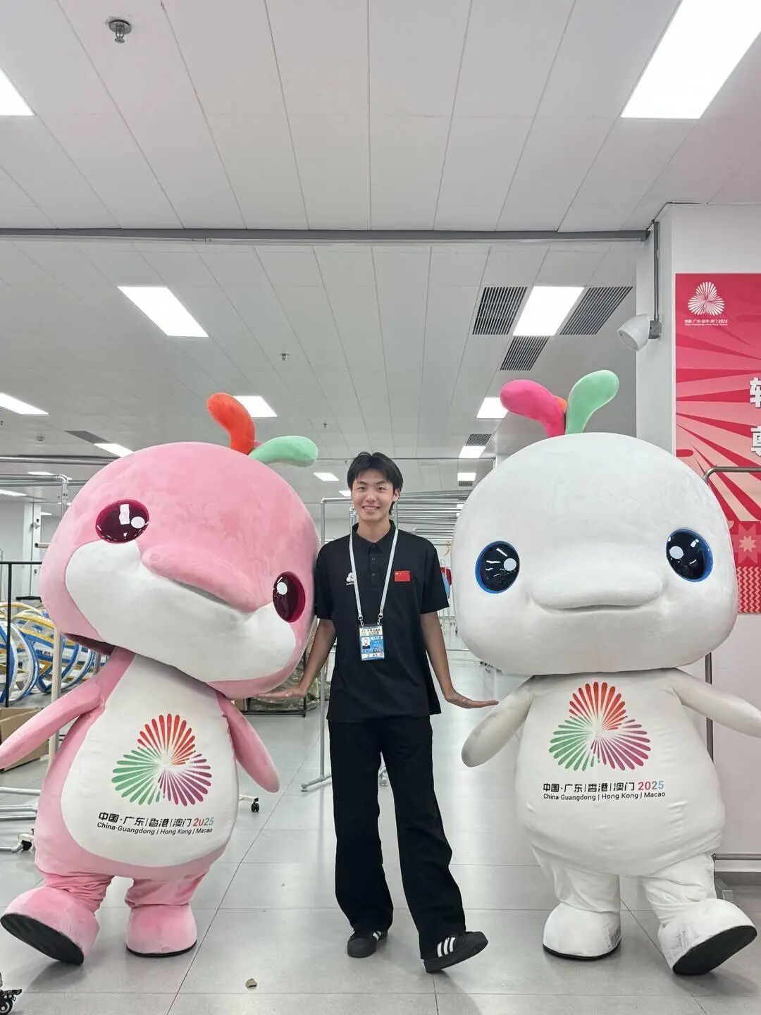 “大湾鸡”蘑菇蹲竟是即兴瞬间？导演揭秘：小演员们自主琢磨出来的