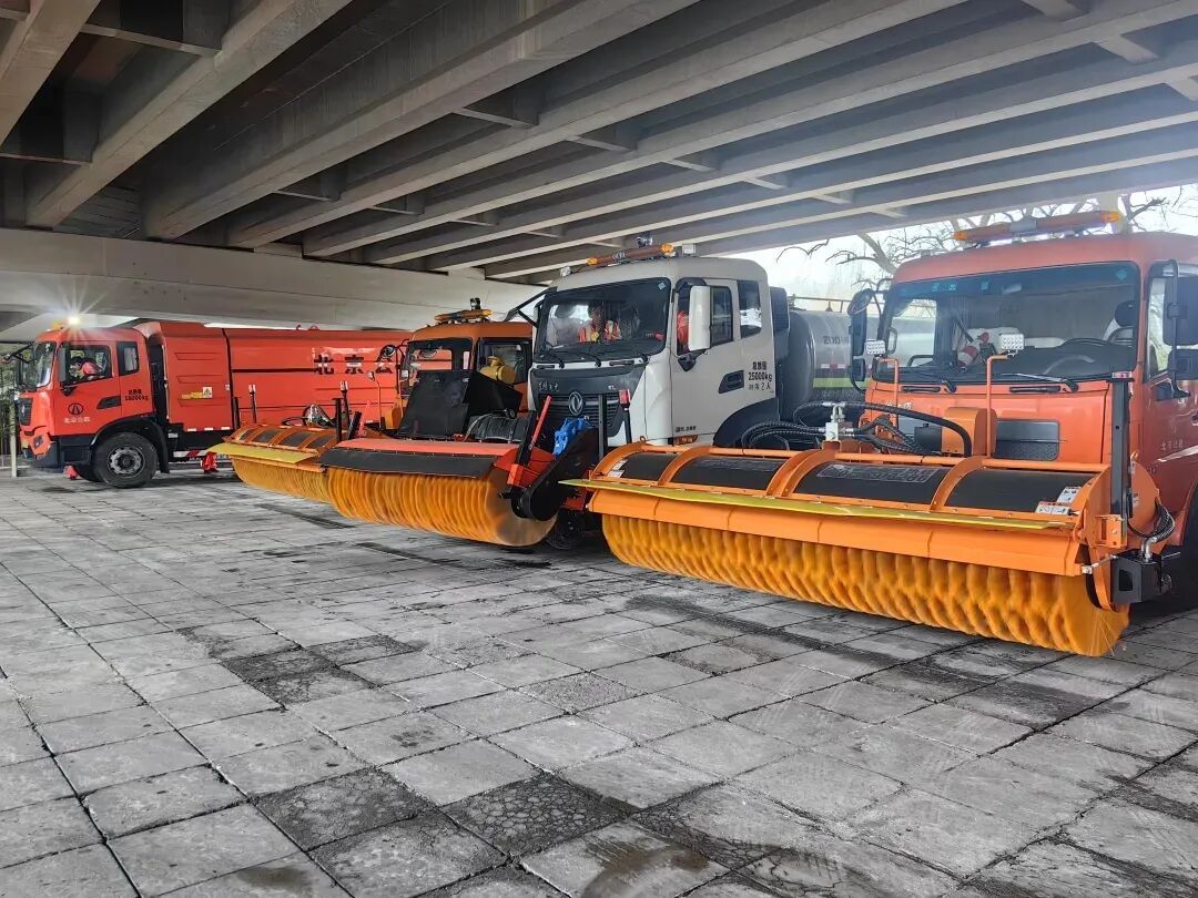 没有融雪剂,雪怎么扫?北京的回答是...... 没有融雪剂,雪怎么扫?北京的回答是......