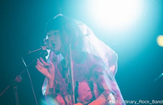 摇滚女歌手去世!工作中发生意外! 摇滚女歌手去世!工作中发生意外!