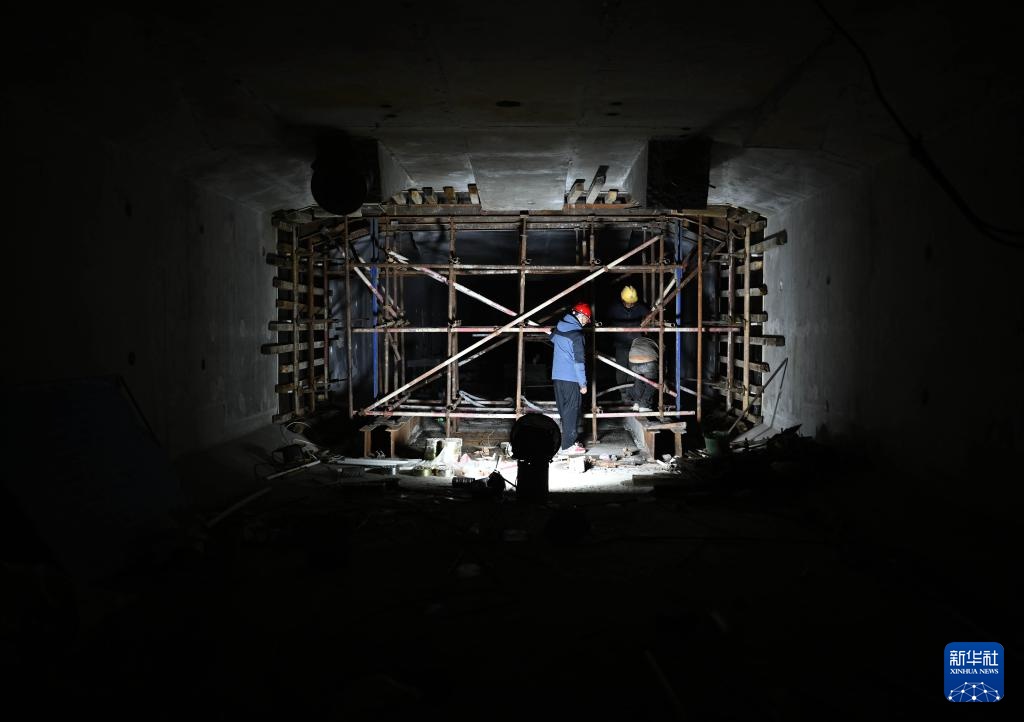 平漯周高铁湛叶舞特大桥连续梁合龙 平漯周高铁湛叶舞特大桥连续梁合龙