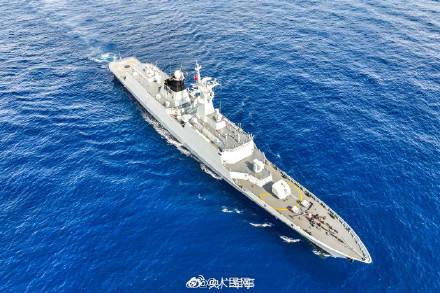 转发收藏！战舰和霞光同框上演硬核浪漫