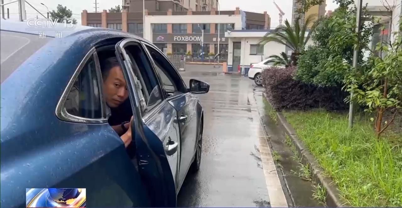 突然开门下车酿悲剧 “开门杀”法律责任如何界定？