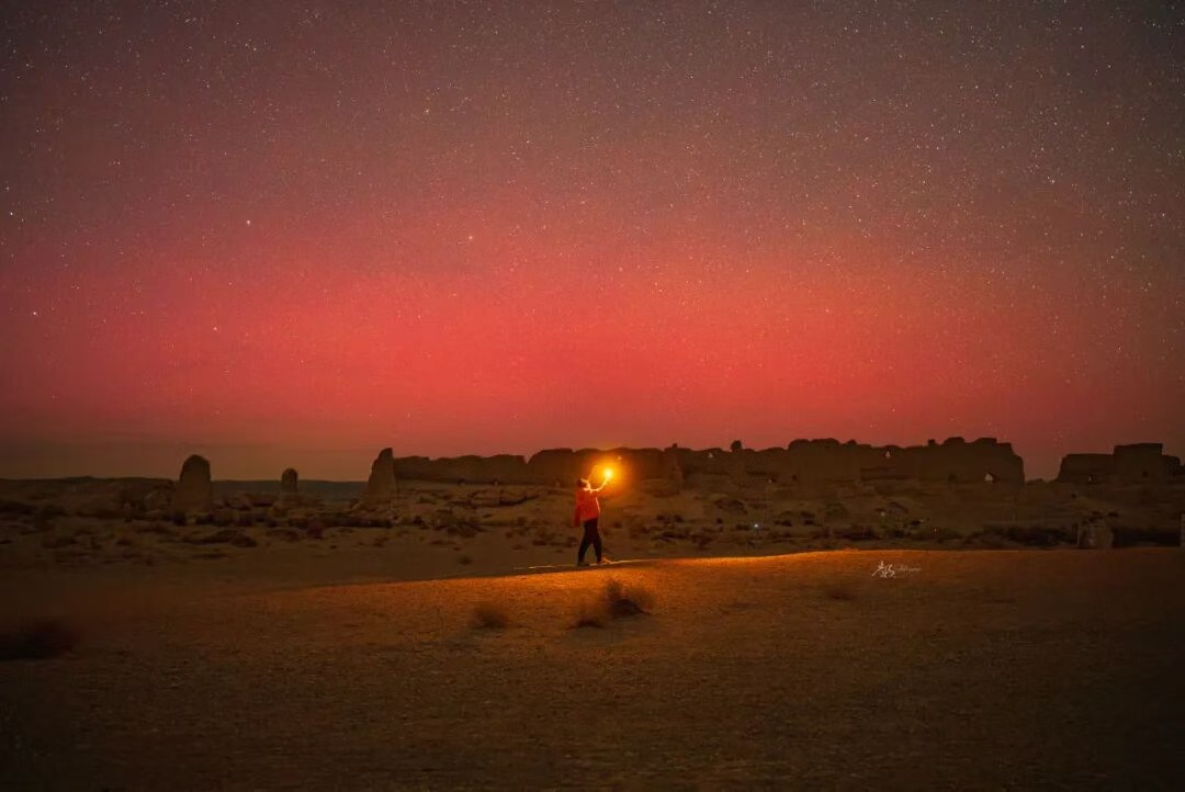 红色警报！特大地磁暴影响全球！对人有啥影响？地上还有“寒潮预警”，河南天气明起大变脸