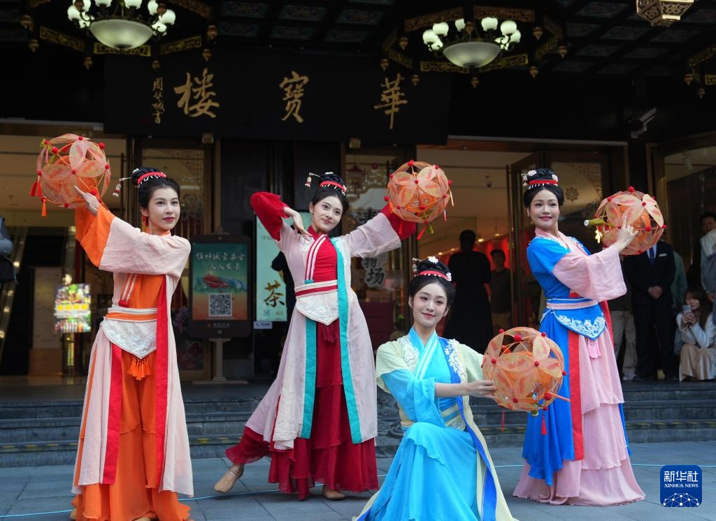 上海豫园：沉浸感受非遗魅力