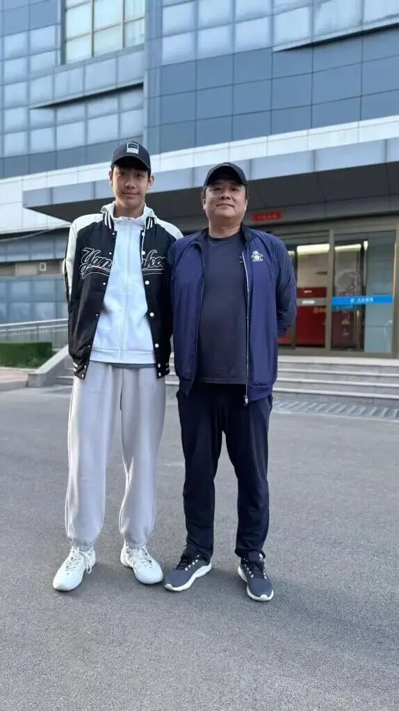 三天三金三纪录！这个07年出生的“小孩哥”，到底是谁？