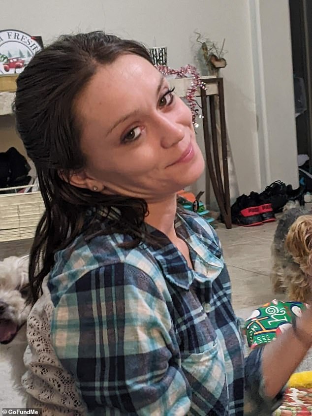 美国男子用电锯杀害女友,报警称动机是“她被附身了” 美国男子用电锯杀害女友,报警称动机是“她被附身了”