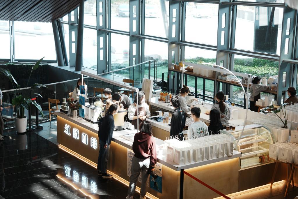 “零门槛零费用欢唱团”背后的剧院革命 “零门槛零费用欢唱团”背后的剧院革命