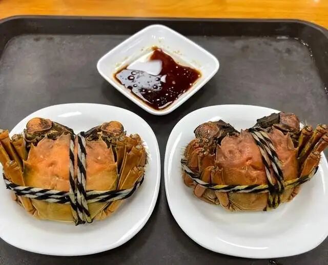 别人家的大学！华中科技大学食堂惊现8.8元“良心蟹”！学生：去晚就没了！