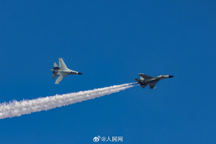 转存!海军航空兵歼11B最新大片 转存!海军航空兵歼11B最新大片