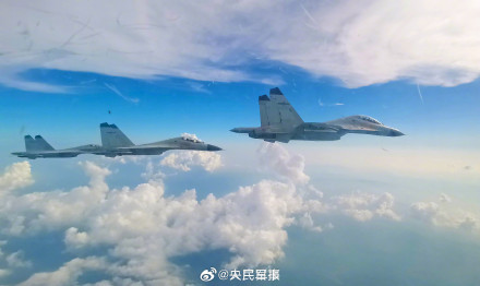 转存收藏!中国战机与蓝天适配度太高了 转存收藏!中国战机与蓝天适配度太高了