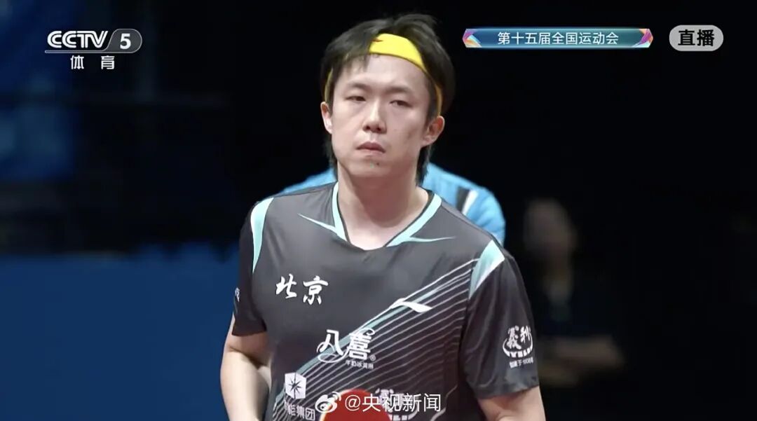 樊振东战胜王楚钦，进入决赛！“球台打出火星”